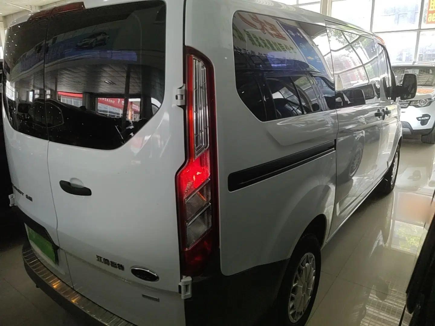 Ford Transit 2019 2.0T Gasoline Automatic Multi-Function Commercial Vehicle Short Wheelbase Low Roof 6-Seater China VI Standard — миниатюра 4