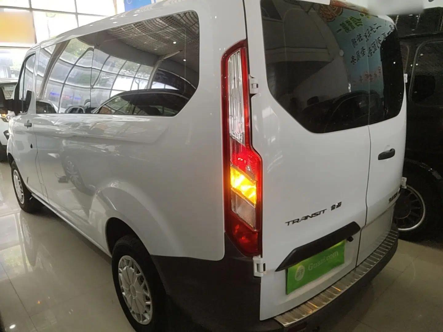 Ford Transit 2019 2.0T Gasoline Automatic Multi-Function Commercial Vehicle Short Wheelbase Low Roof 6-Seater China VI Standard — миниатюра 7