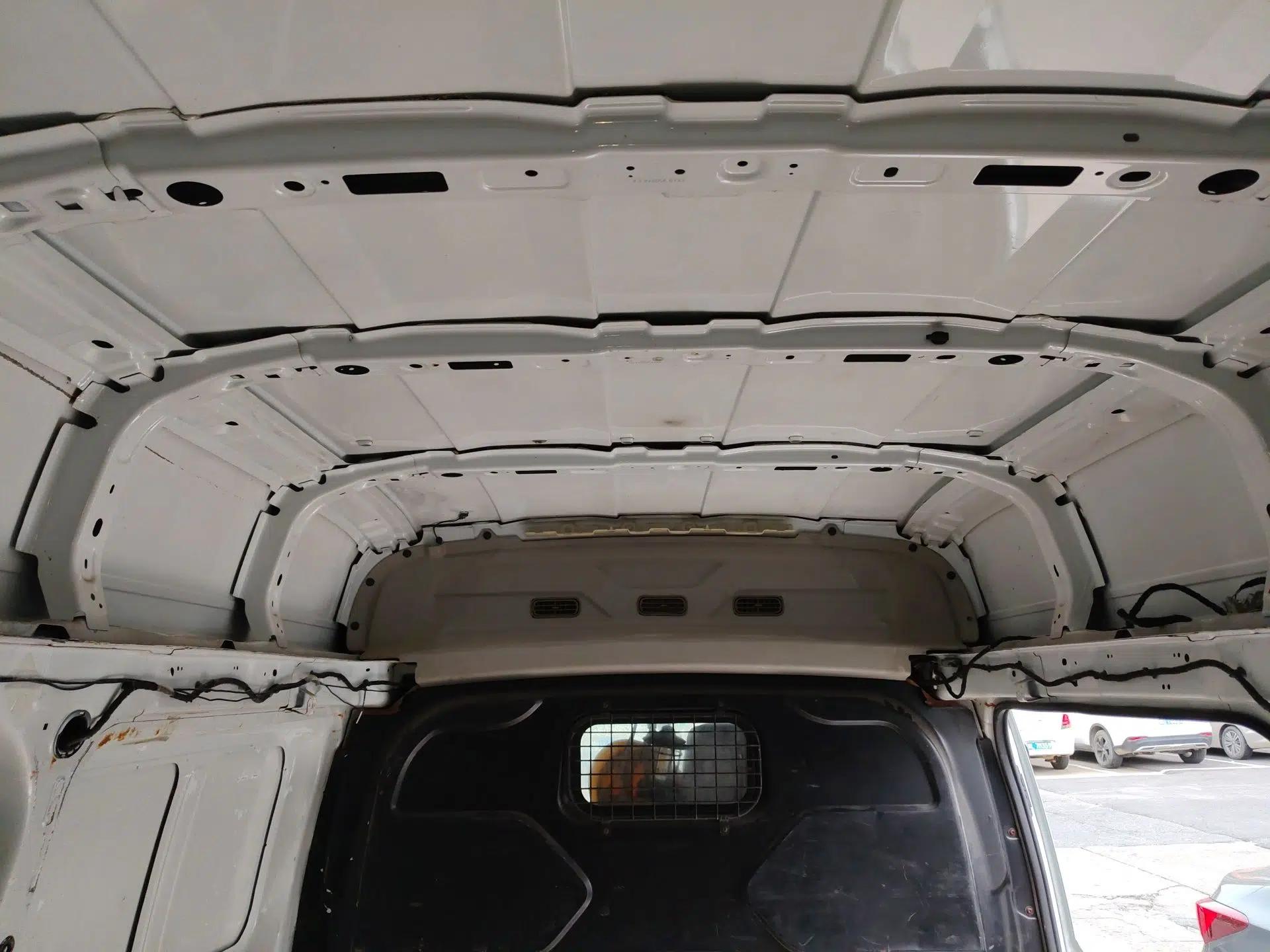 Ford Transit 2017 2.0T Diesel Van Mid-Chassis Mid-Roof China IV Standard — миниатюра 19