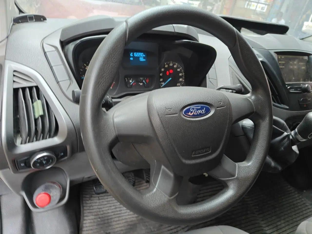 Ford Transit 2017 2.0T Diesel Multi-Purpose Commercial Vehicle Short Wheelbase Low Roof China V Standard — миниатюра 11