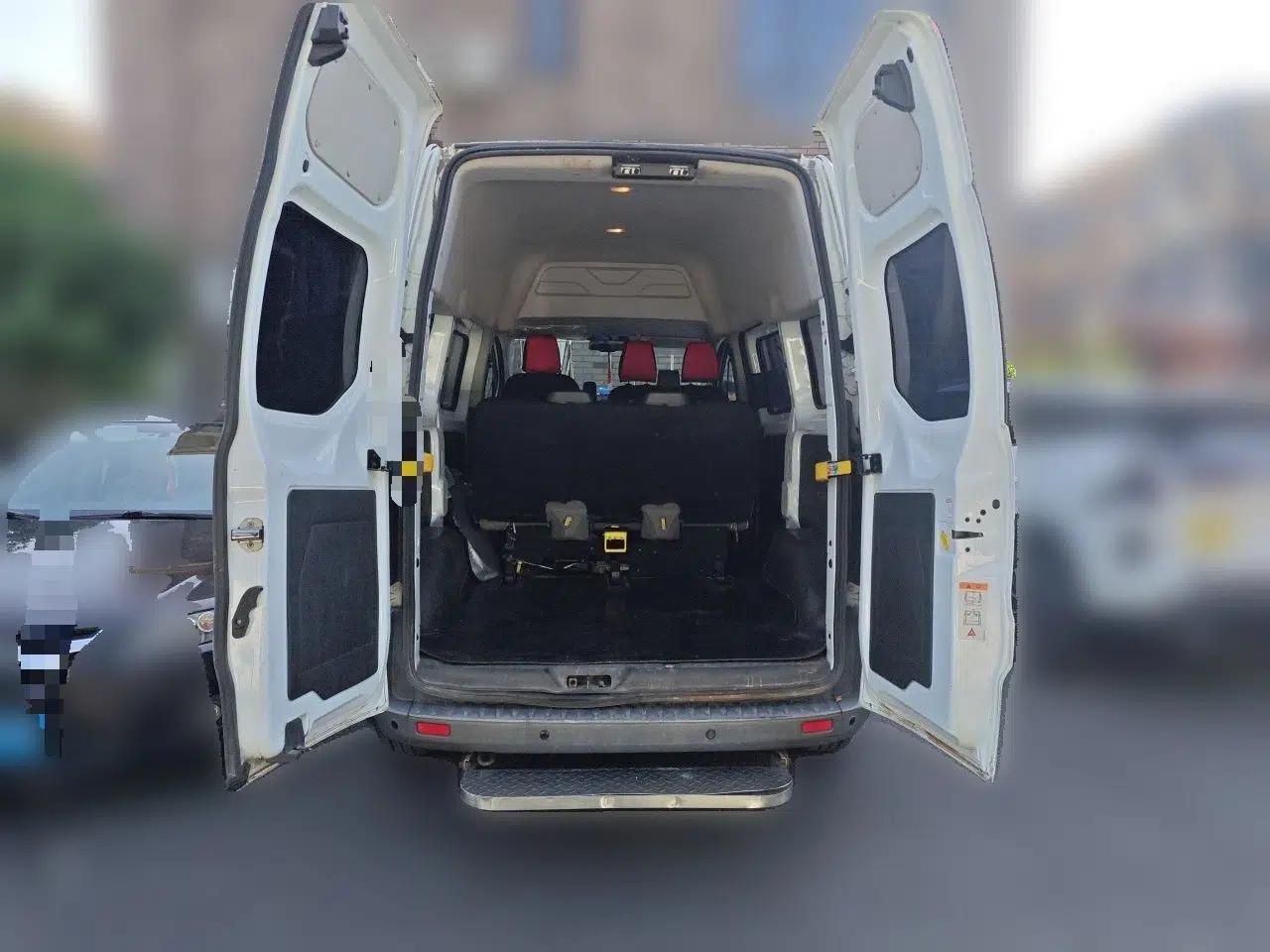 Ford Transit 2019 2.0T Diesel Multi-Purpose Commercial Vehicle Short Wheelbase Mid-Roof Design 6-Seater China VI Standard — миниатюра 20