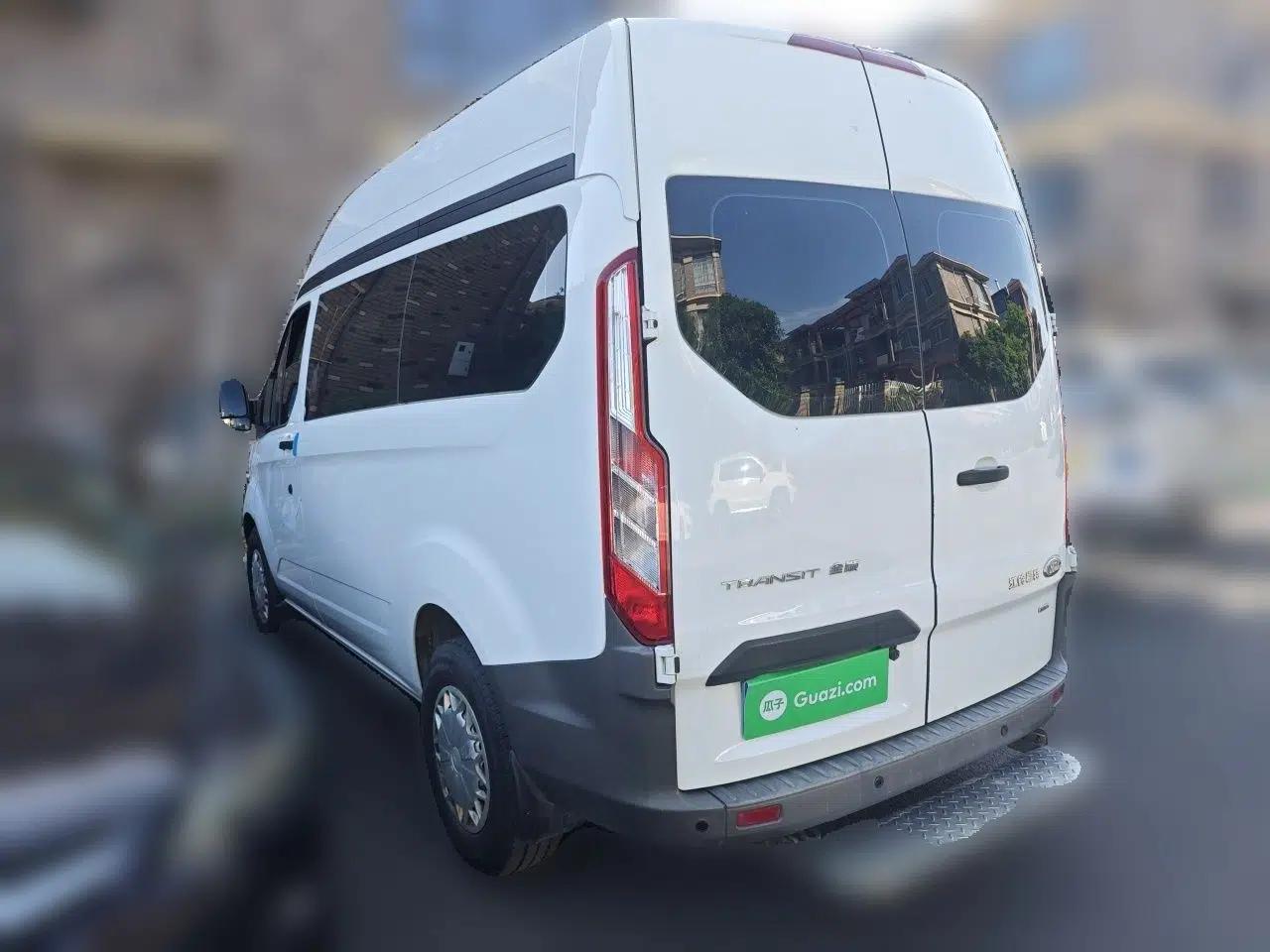 Ford Transit 2019 2.0T Diesel Multi-Purpose Commercial Vehicle Short Wheelbase Mid-Roof Design 6-Seater China VI Standard — миниатюра 4