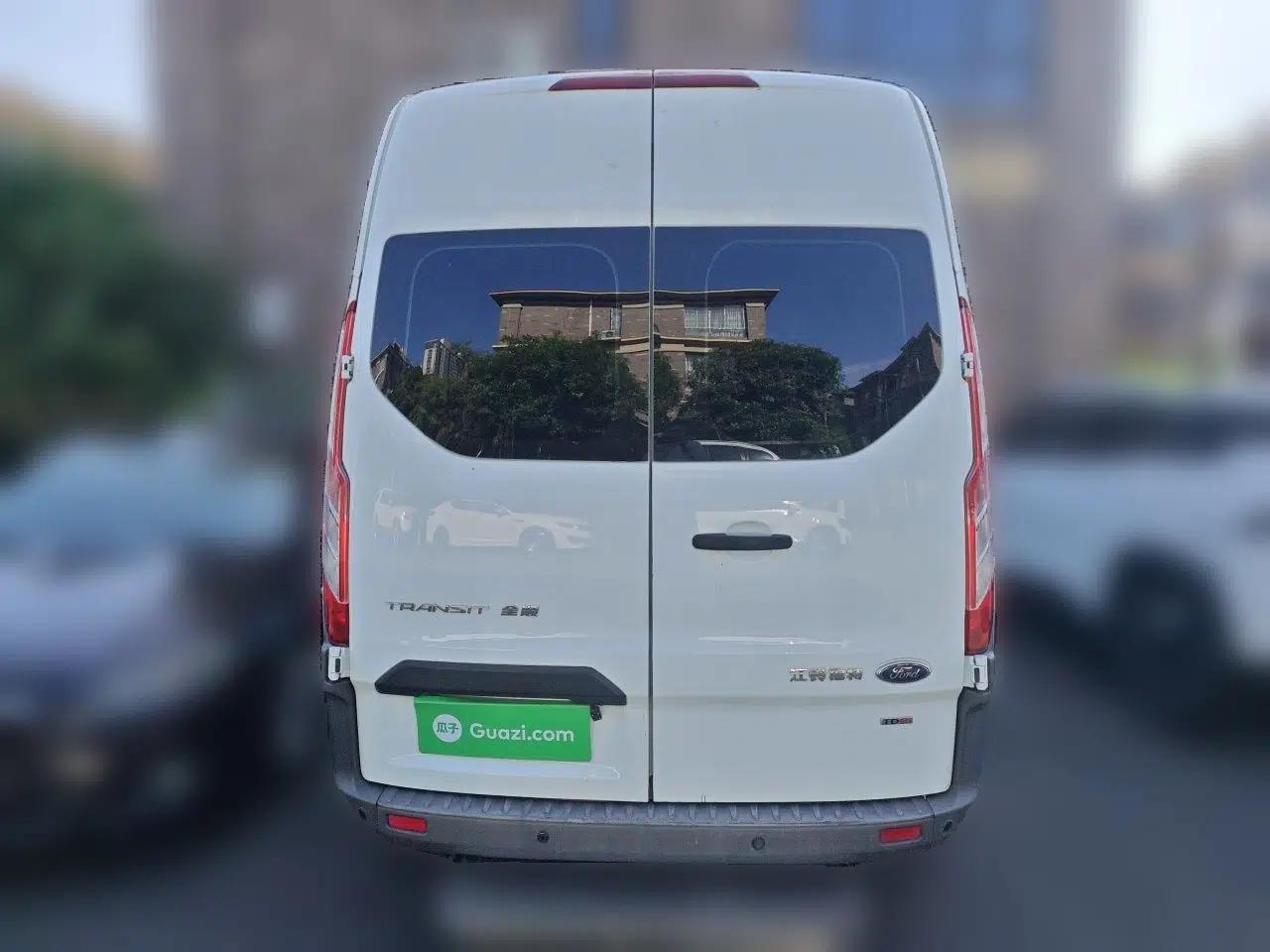 Ford Transit 2019 2.0T Diesel Multi-Purpose Commercial Vehicle Short Wheelbase Mid-Roof Design 6-Seater China VI Standard — миниатюра 5