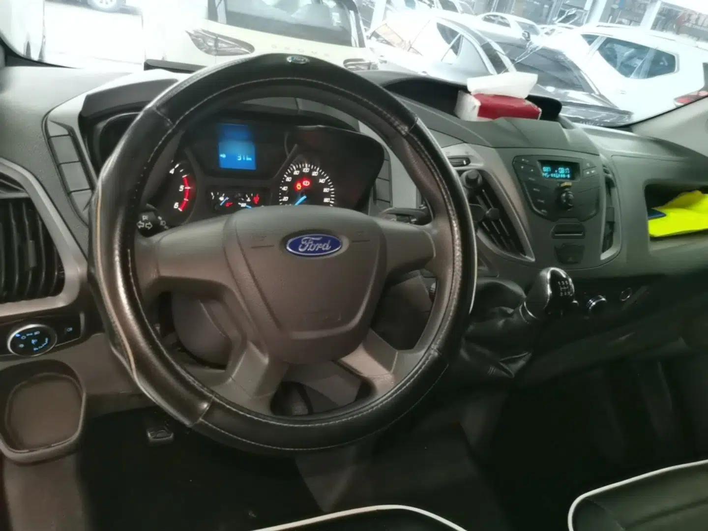 Ford Transit 2017 2.0T Diesel Multi-Purpose Commercial Vehicle Short Wheelbase Low Roof China V Standard — миниатюра 14