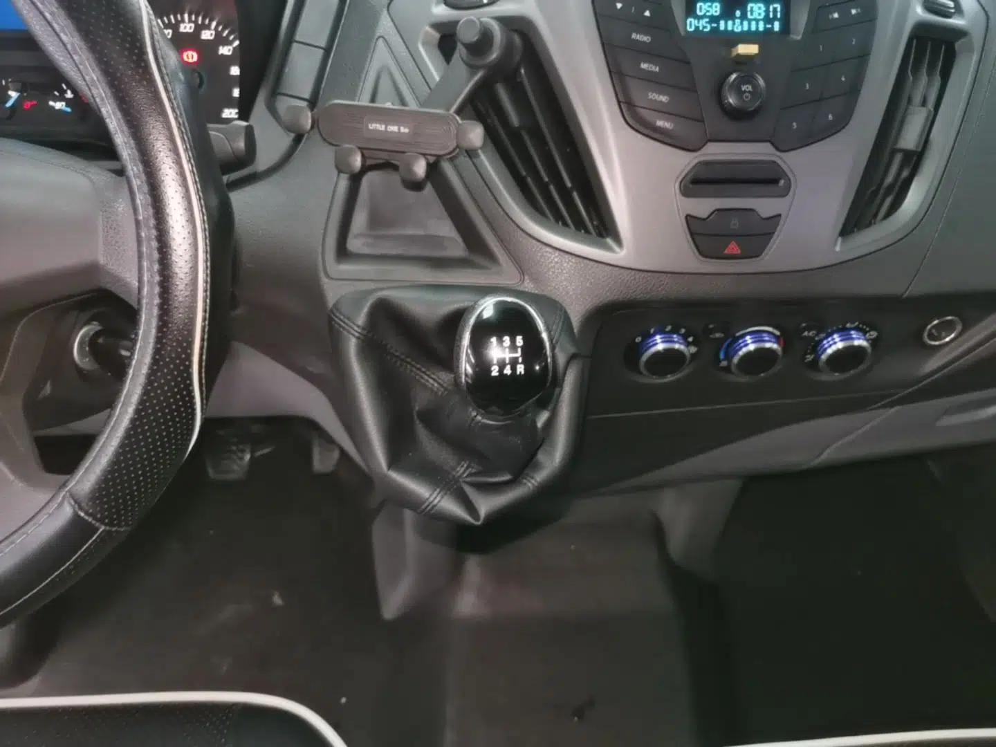 Ford Transit 2017 2.0T Diesel Multi-Purpose Commercial Vehicle Short Wheelbase Low Roof China V Standard — миниатюра 17