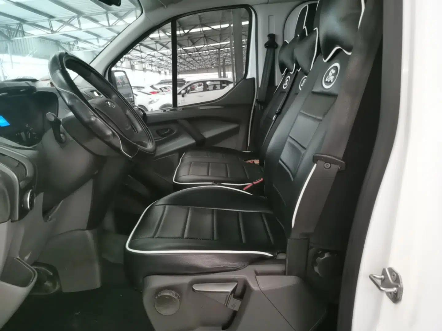 Ford Transit 2017 2.0T Diesel Multi-Purpose Commercial Vehicle Short Wheelbase Low Roof China V Standard — миниатюра 18