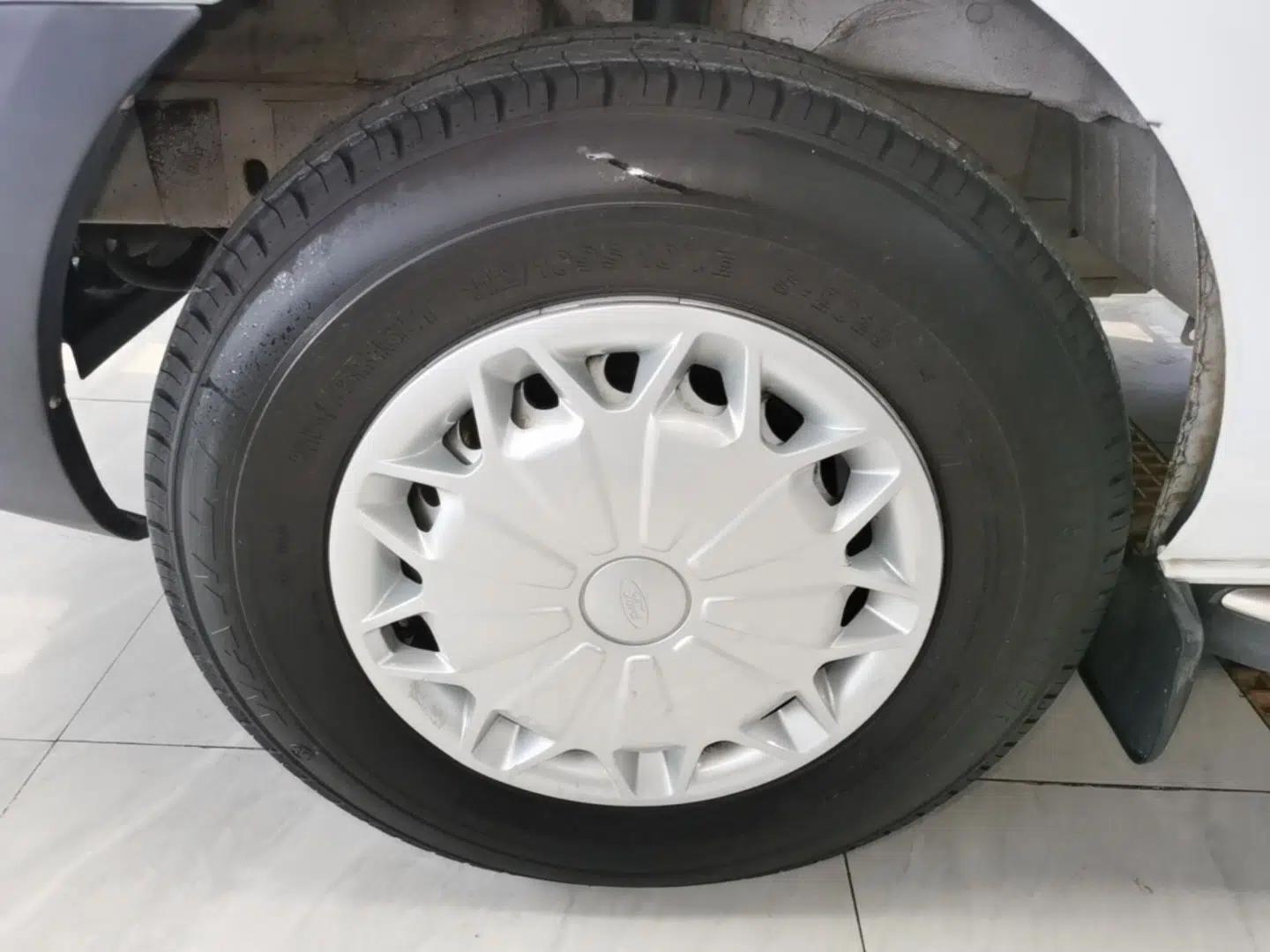 Ford Transit 2017 2.0T Diesel Multi-Purpose Commercial Vehicle Short Wheelbase Low Roof China V Standard — миниатюра 8