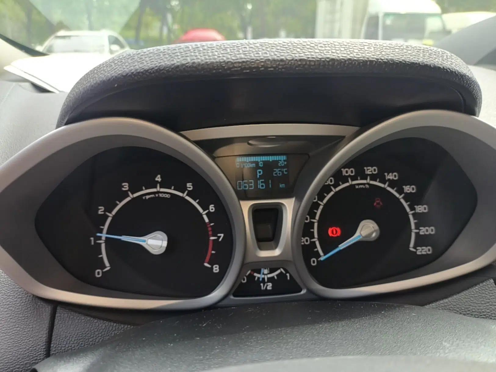 Ford EcoSport 2013 1.5L Automatic Prestige Model — миниатюра 14