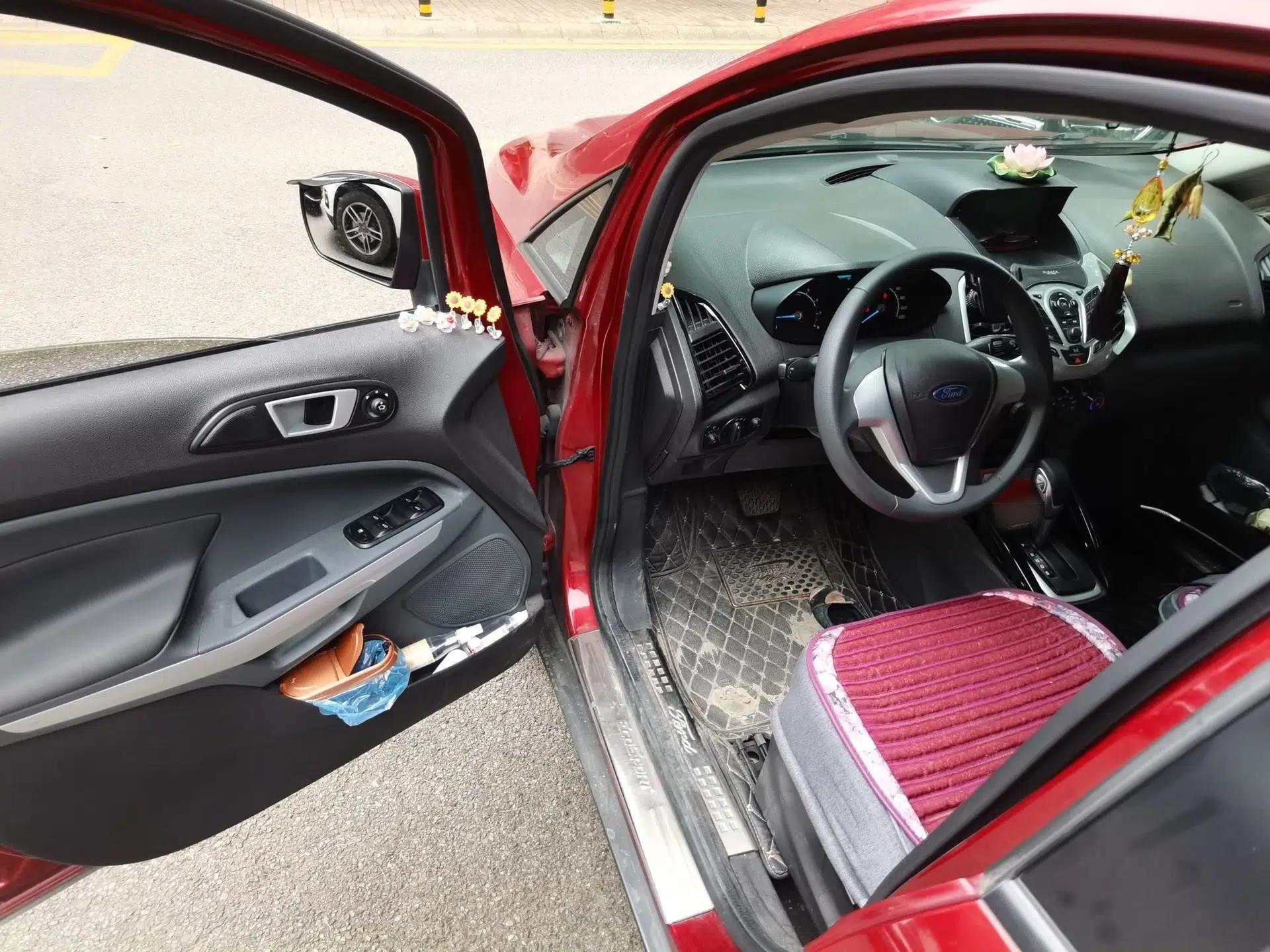 Ford EcoSport 2013 1.5L Automatic Fashion Model — миниатюра 17