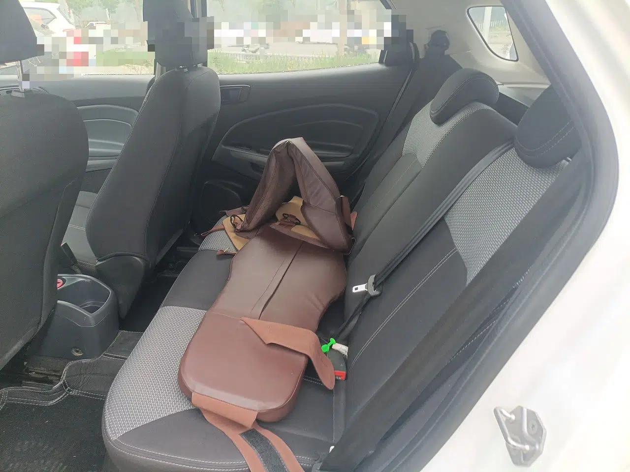 Ford EcoSport 2013 1.5L Manual Comfort Model — миниатюра 18