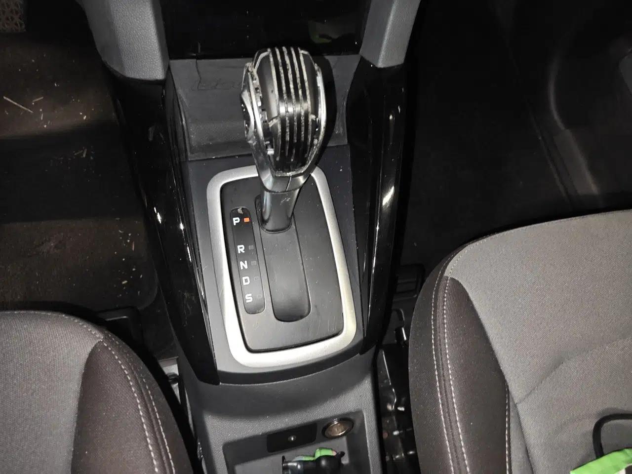 Ford EcoSport 2013 1.5L Automatic Fashion Model — миниатюра 13