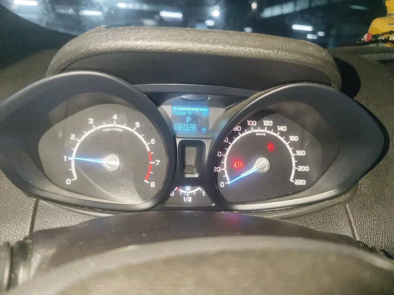 Ford EcoSport 2013 1.5L Automatic Fashion Model — миниатюра 12