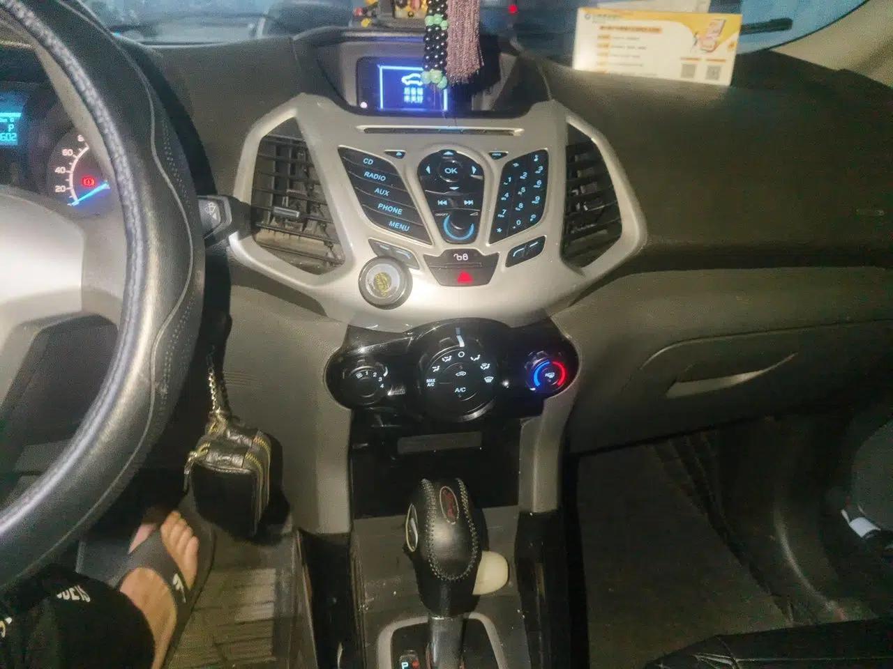 Ford EcoSport 2013 1.5L Automatic Fashion Model — миниатюра 14