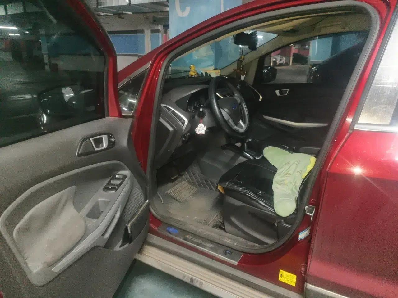 Ford EcoSport 2013 1.5L Automatic Fashion Model — миниатюра 17