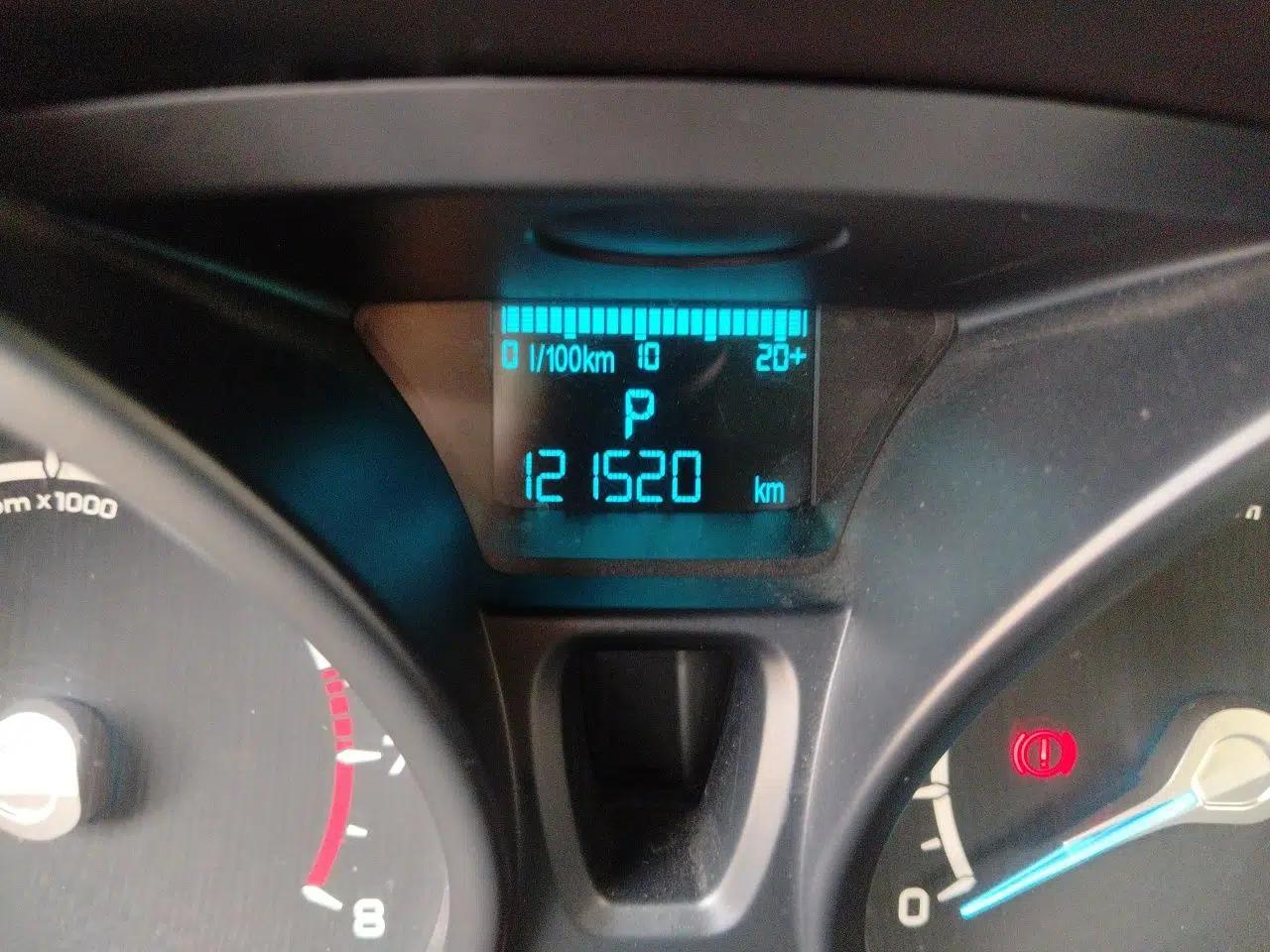 Ford EcoSport 2013 1.5L Automatic Fashion Model — миниатюра 13