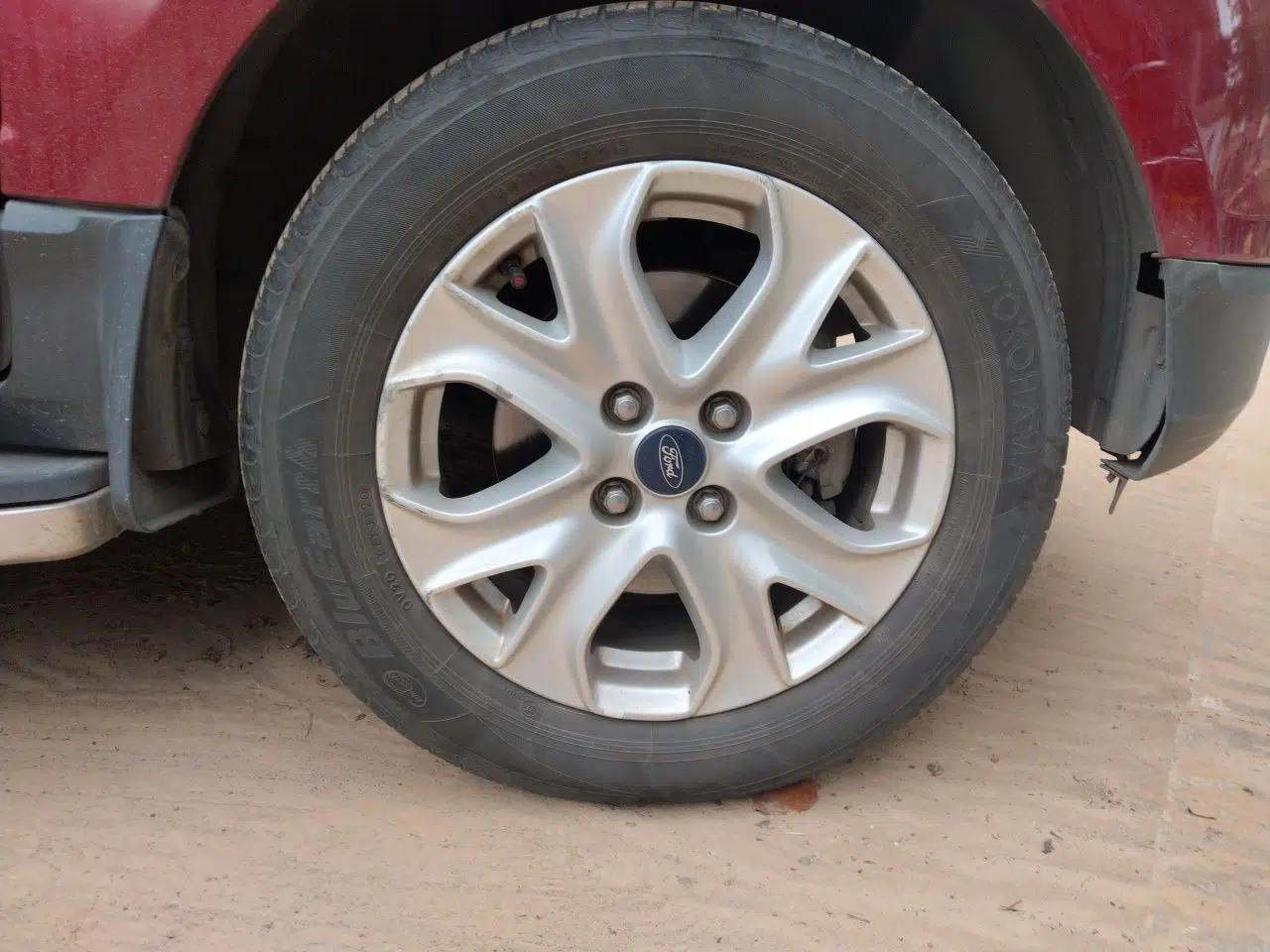 Ford EcoSport 2013 1.5L Automatic Fashion Model — миниатюра 8