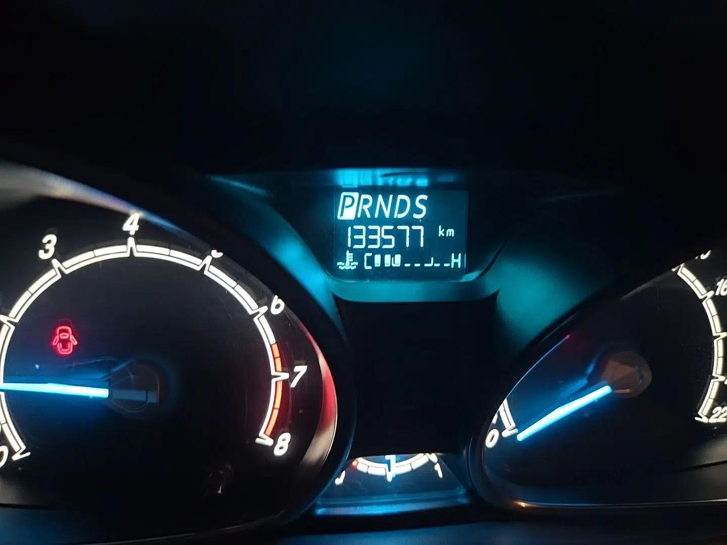 Ford Fiesta 2013 Sedan 1.5L Automatic Prestige Model — миниатюра 13