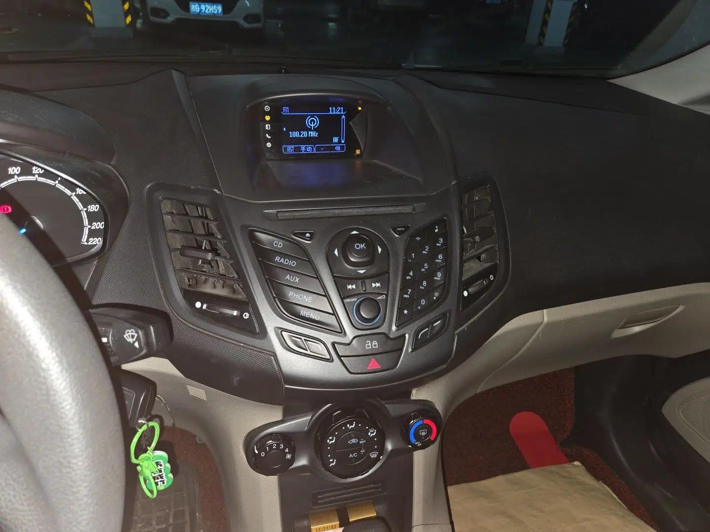 Ford Fiesta 2013 Sedan 1.5L Automatic Prestige Model — миниатюра 14