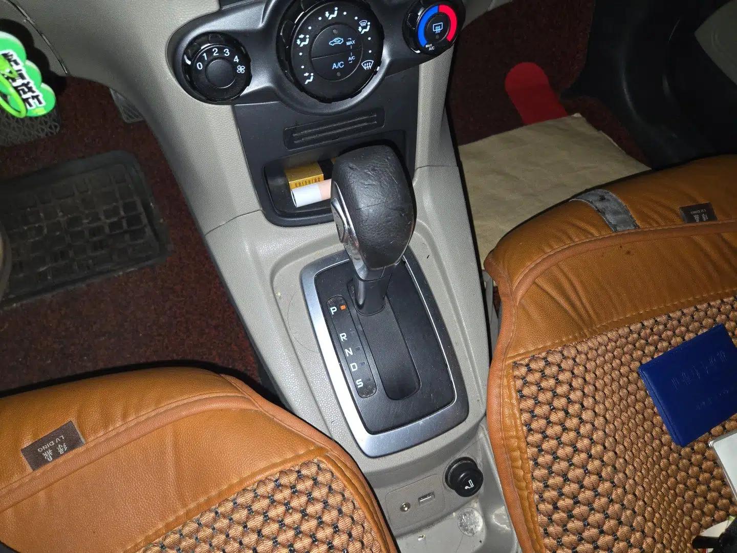 Ford Fiesta 2013 Sedan 1.5L Automatic Prestige Model — миниатюра 15