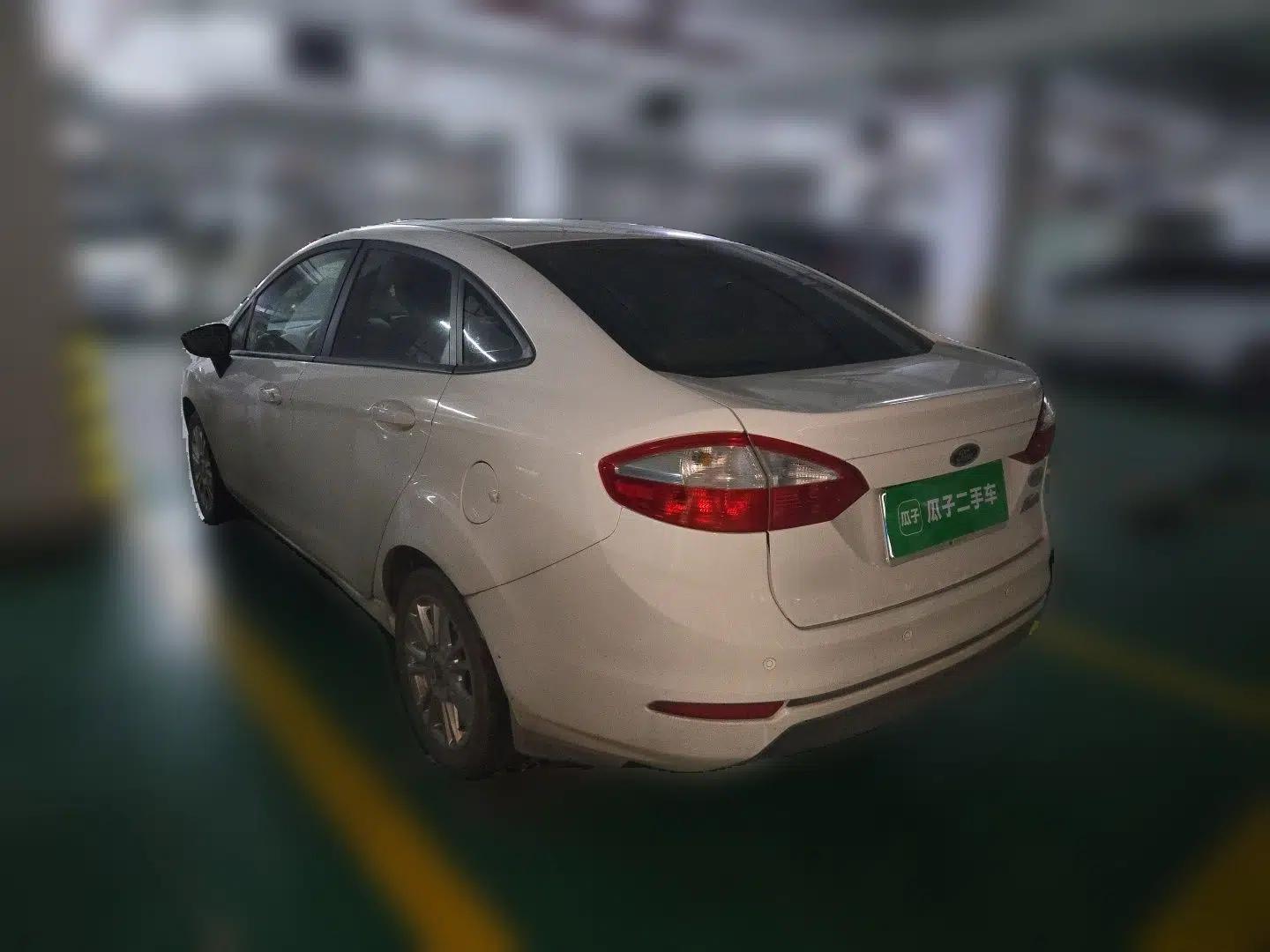 Ford Fiesta 2013 Sedan 1.5L Automatic Prestige Model — миниатюра 4