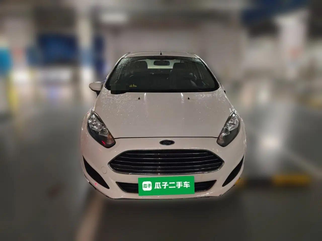 Ford Fiesta 2013 Sedan 1.5L Manual Fashion Edition — миниатюра 2