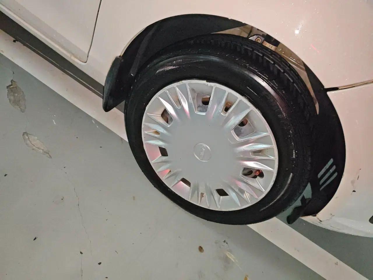 Ford Fiesta 2013 Sedan 1.5L Manual Fashion Edition — миниатюра 8