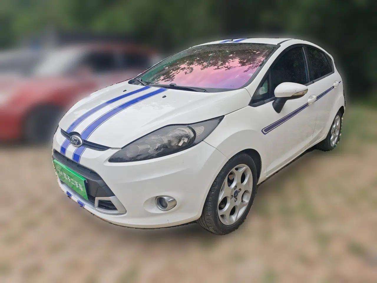Ford Fiesta 2012 Hatchback 1.5L Automatic Dynamic Limited Edition — миниатюра 1