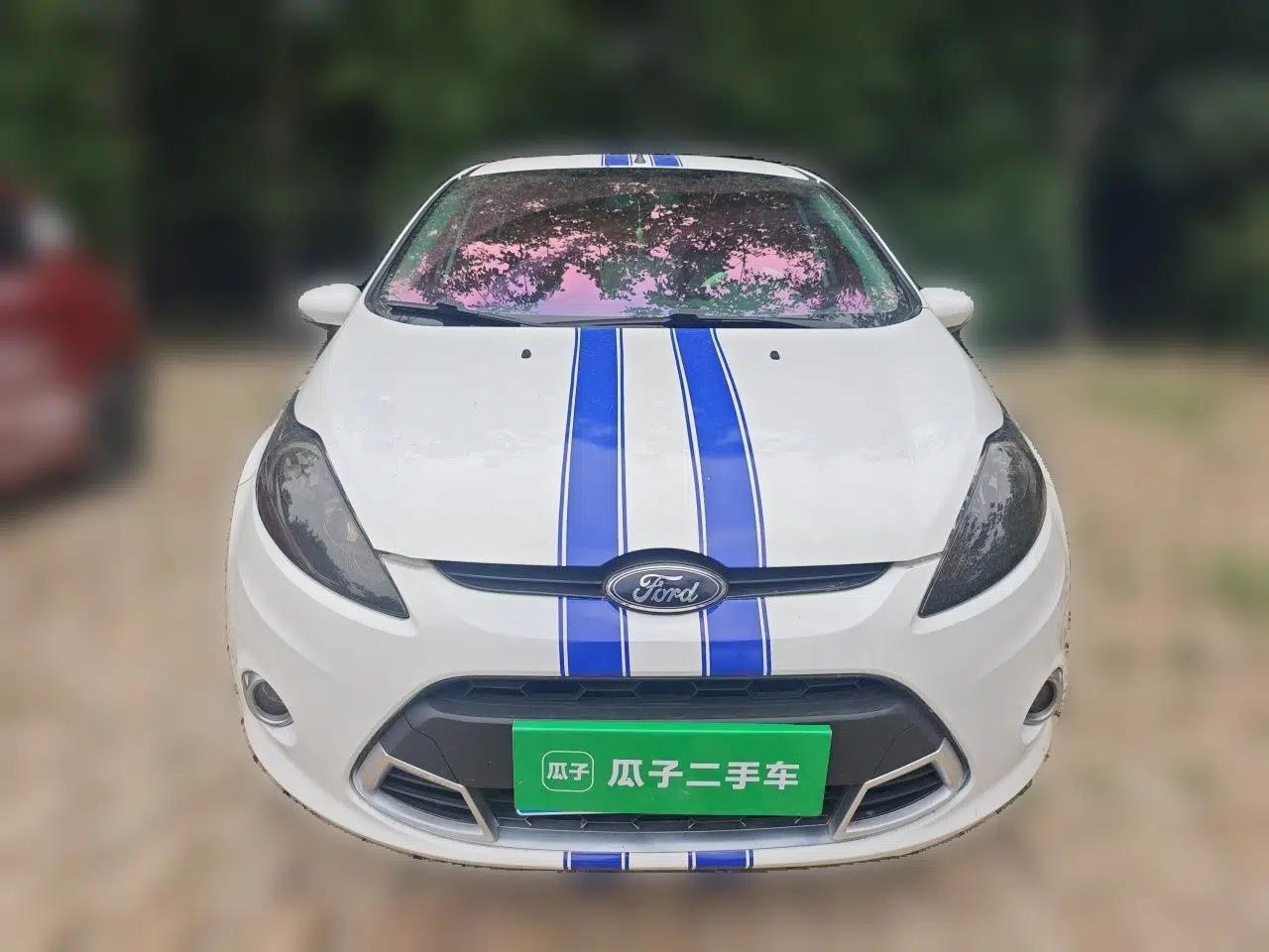 Ford Fiesta 2012 Hatchback 1.5L Automatic Dynamic Limited Edition — миниатюра 2