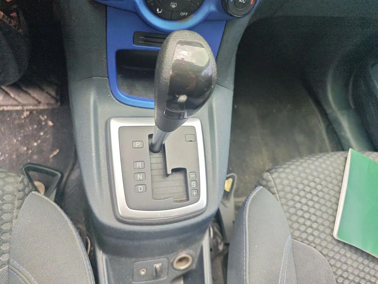 Ford Fiesta 2012 Hatchback 1.5L Automatic Dynamic Limited Edition — миниатюра 15