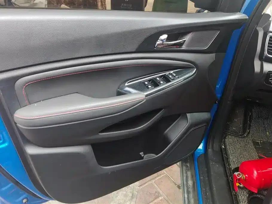 Changan Oushang A800 2017 1.6L Manual Value Edition — миниатюра 7