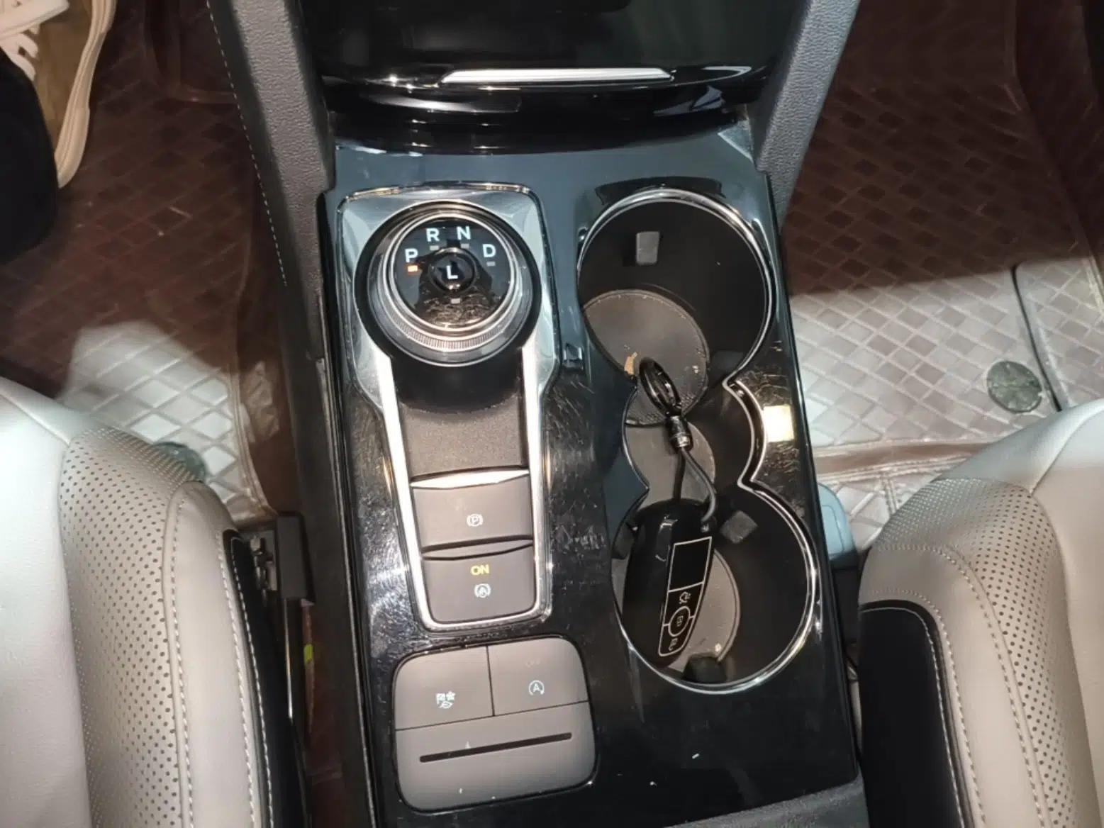 Ford Escape 2020 EcoBoost 245 Two-Wheel Drive Smart & Enjoyment Model — миниатюра 14