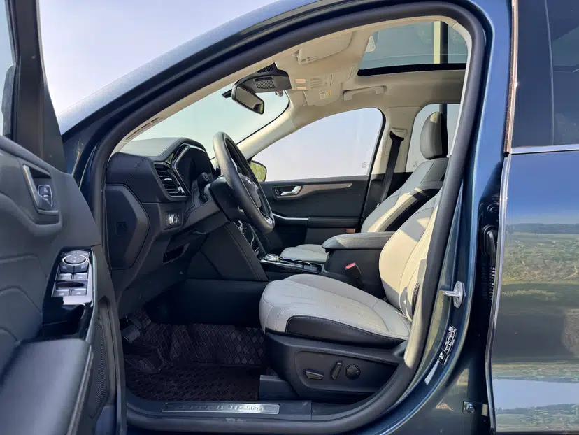 Ford Escape 2020 EcoBoost 245 Two-Wheel Drive Smart & Enjoyment Model — миниатюра 18