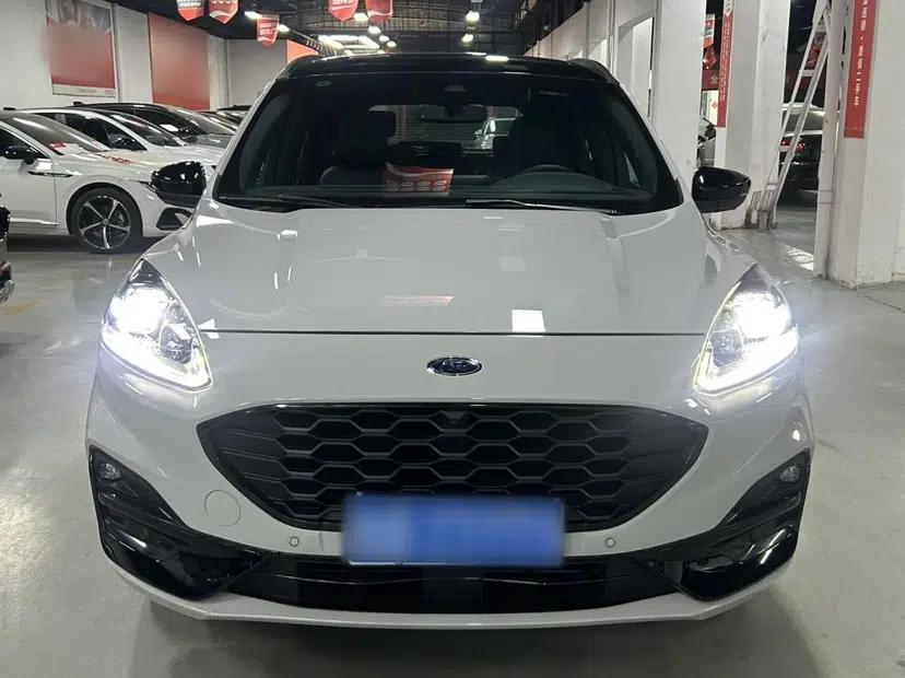 Ford Escape 2024 EcoBoost 245 Four-Wheel Drive ST-Line Pro Trim — миниатюра 3