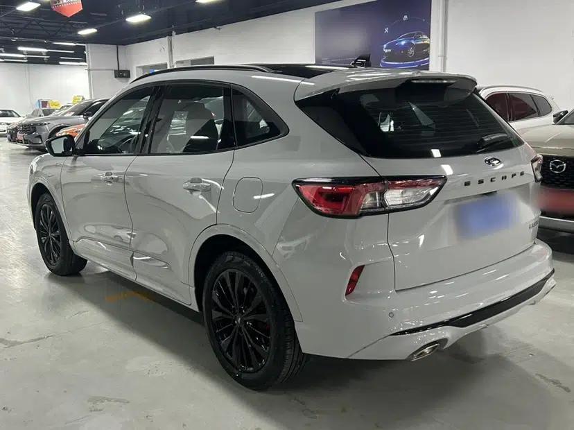 Ford Escape 2024 EcoBoost 245 Four-Wheel Drive ST-Line Pro Trim — миниатюра 6