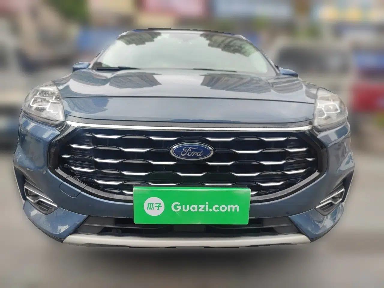 Ford Escape 2020 EcoBoost 245 Four-Wheel Drive Titanium Edition — миниатюра 2