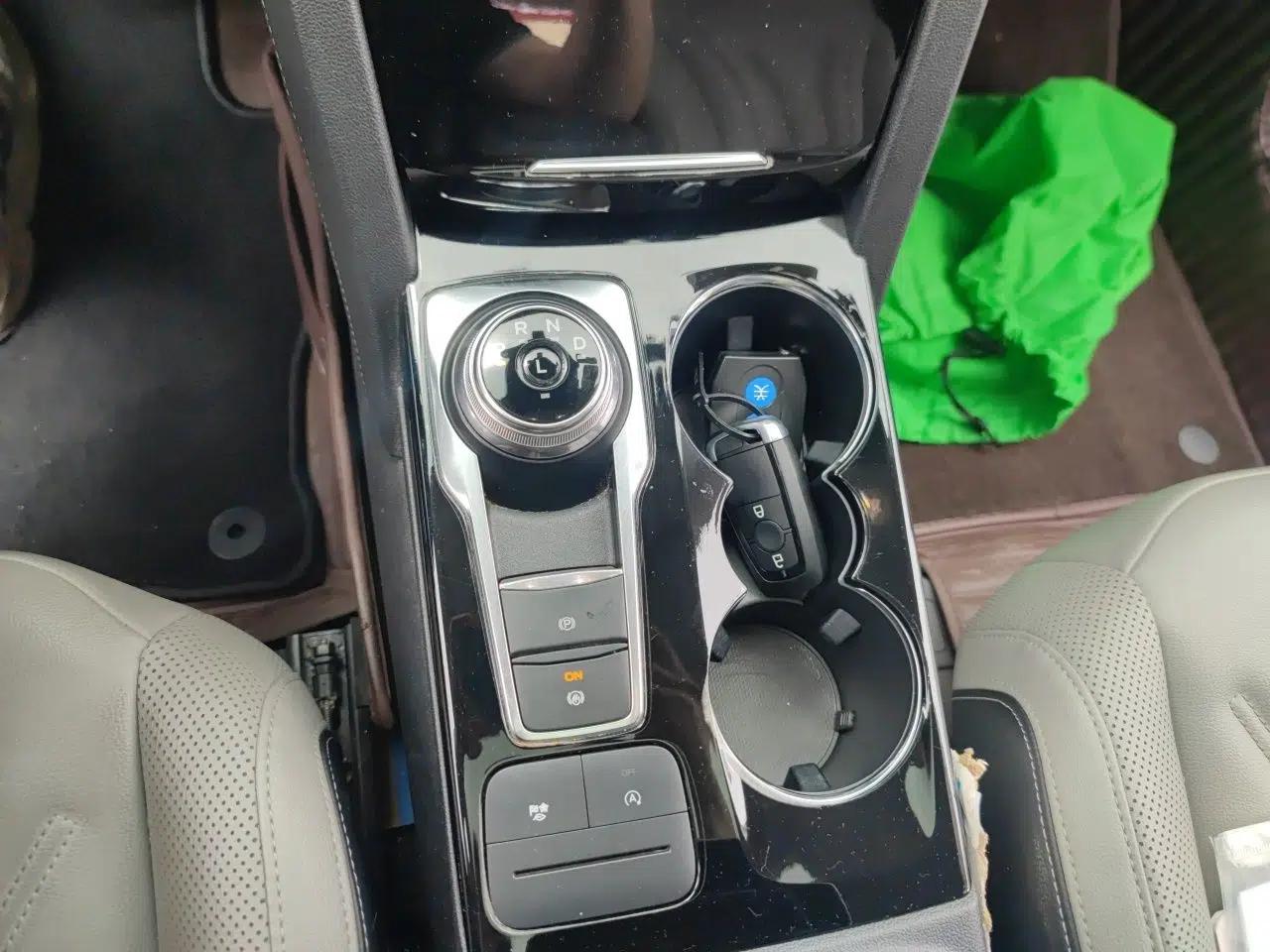 Ford Escape 2020 EcoBoost 245 Four-Wheel Drive Titanium Edition — миниатюра 15