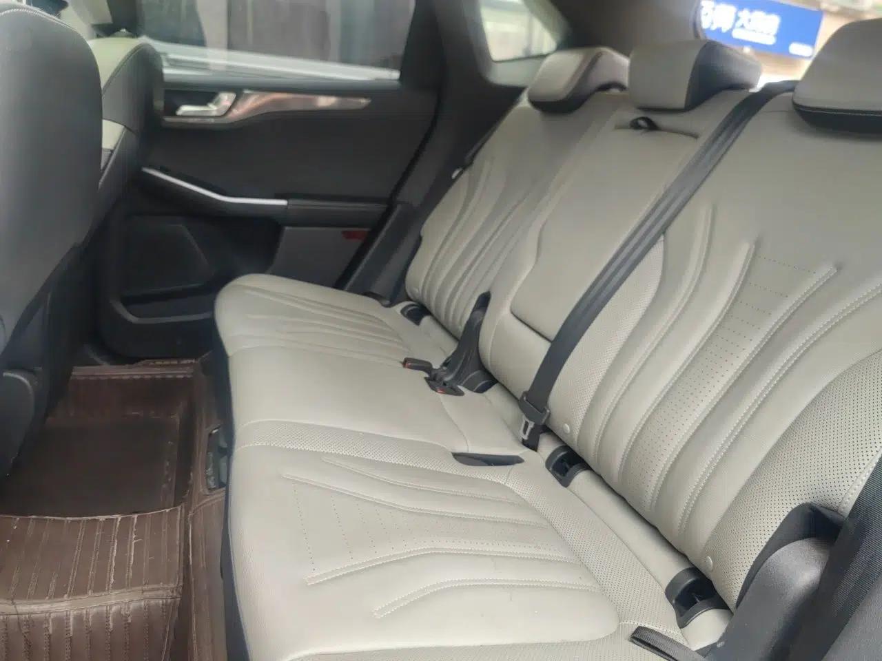 Ford Escape 2020 EcoBoost 245 Four-Wheel Drive Titanium Edition — миниатюра 18