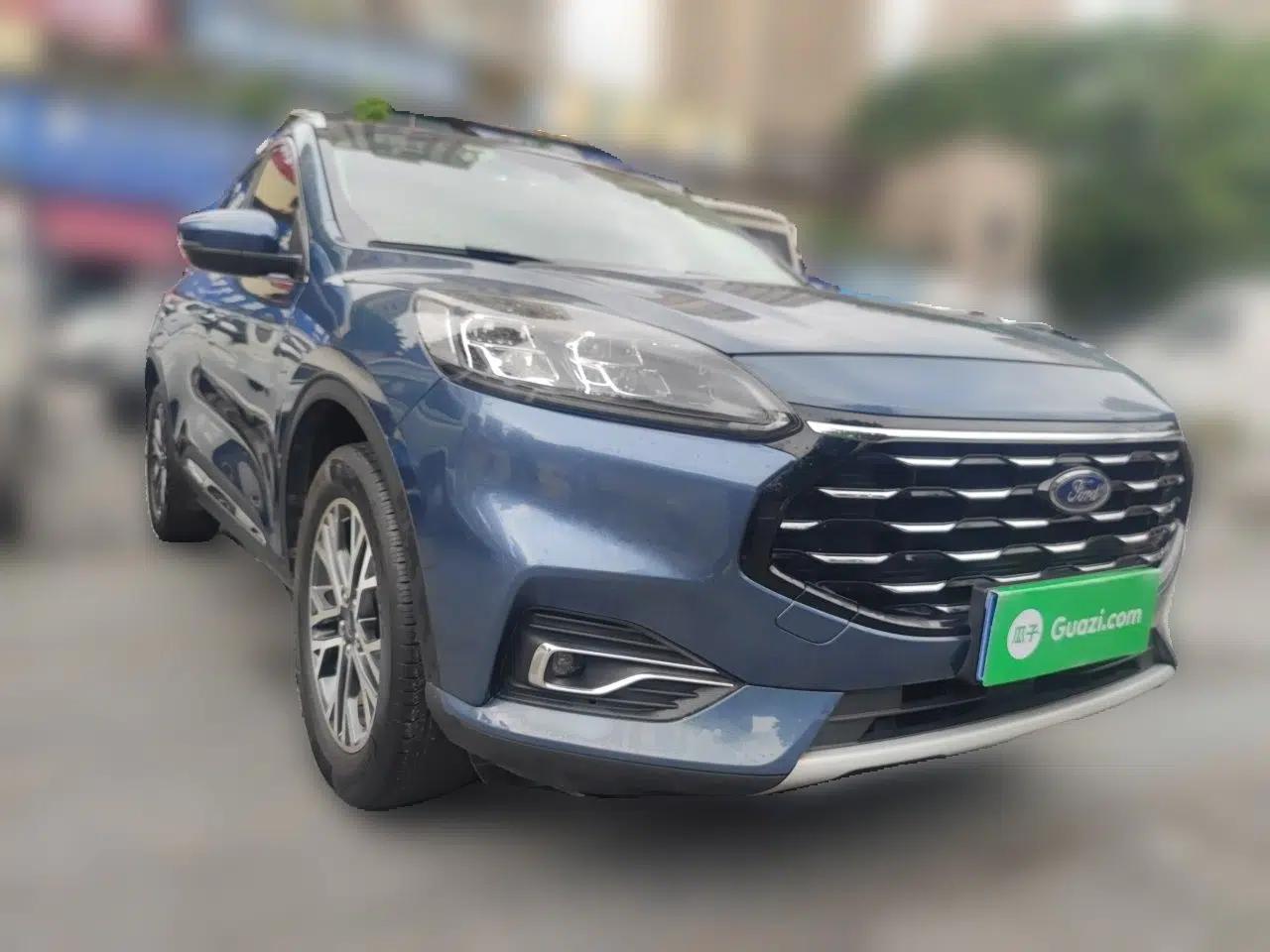 Ford Escape 2020 EcoBoost 245 Four-Wheel Drive Titanium Edition — миниатюра 3