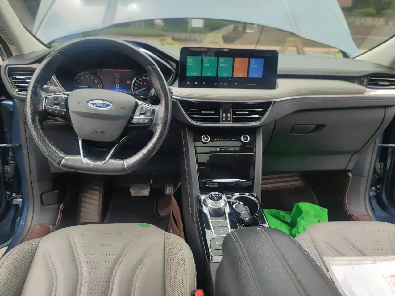 Ford Escape 2020 EcoBoost 245 Four-Wheel Drive Titanium Edition — миниатюра 10