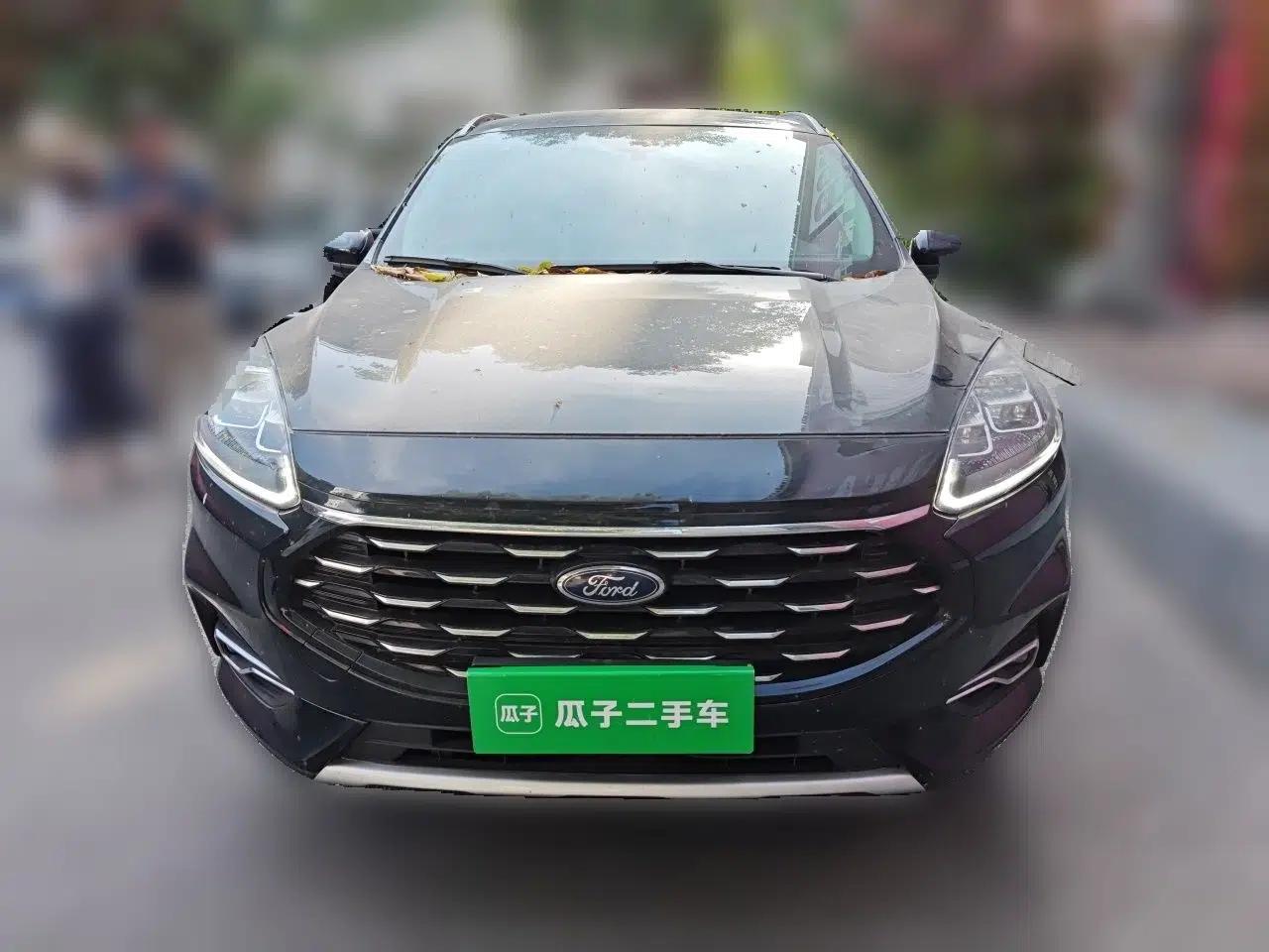 Ford Escape 2020 EcoBoost 245 Two-Wheel-Drive Titanium Edition — миниатюра 2
