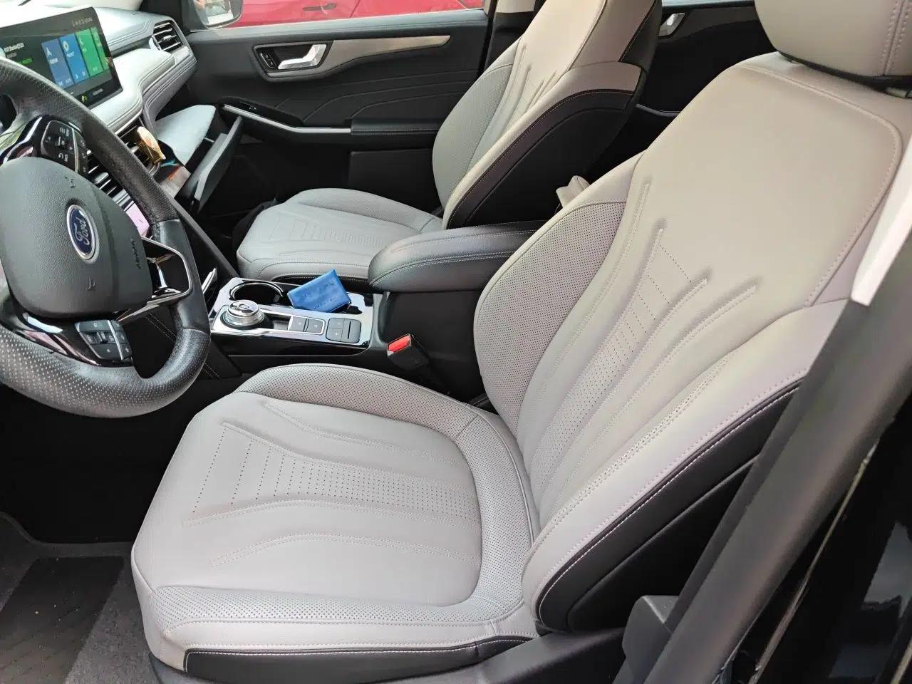Ford Escape 2020 EcoBoost 245 Two-Wheel-Drive Titanium Edition — миниатюра 16