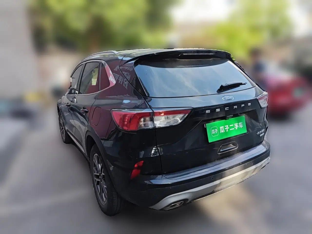 Ford Escape 2020 EcoBoost 245 Two-Wheel-Drive Titanium Edition — миниатюра 4