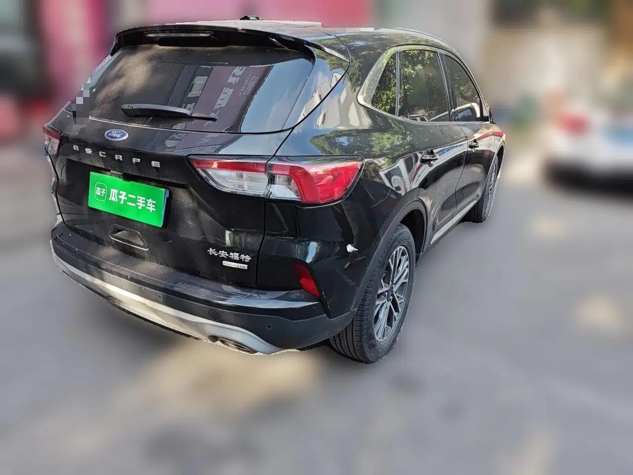 Ford Escape 2020 EcoBoost 245 Two-Wheel-Drive Titanium Edition — миниатюра 6