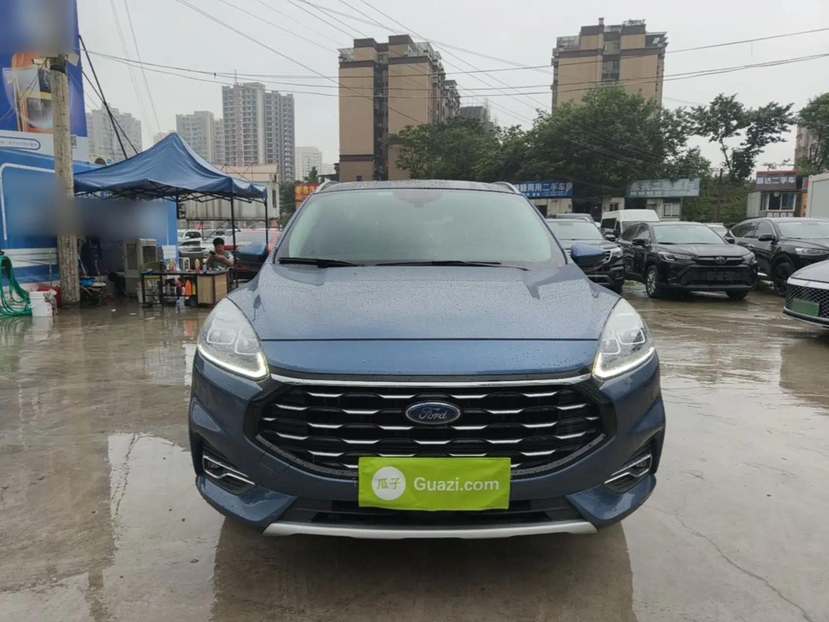 Ford Escape 2020 EcoBoost 245 Two-Wheel-Drive Titanium Edition — миниатюра 2