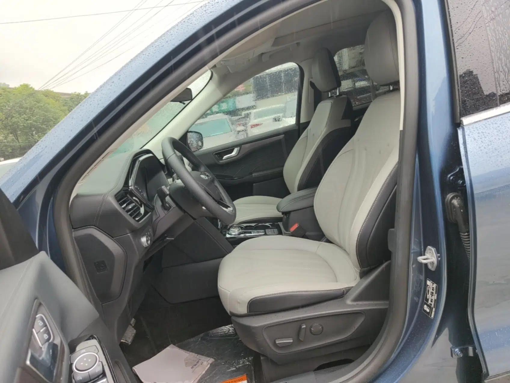 Ford Escape 2020 EcoBoost 245 Two-Wheel-Drive Titanium Edition — миниатюра 18