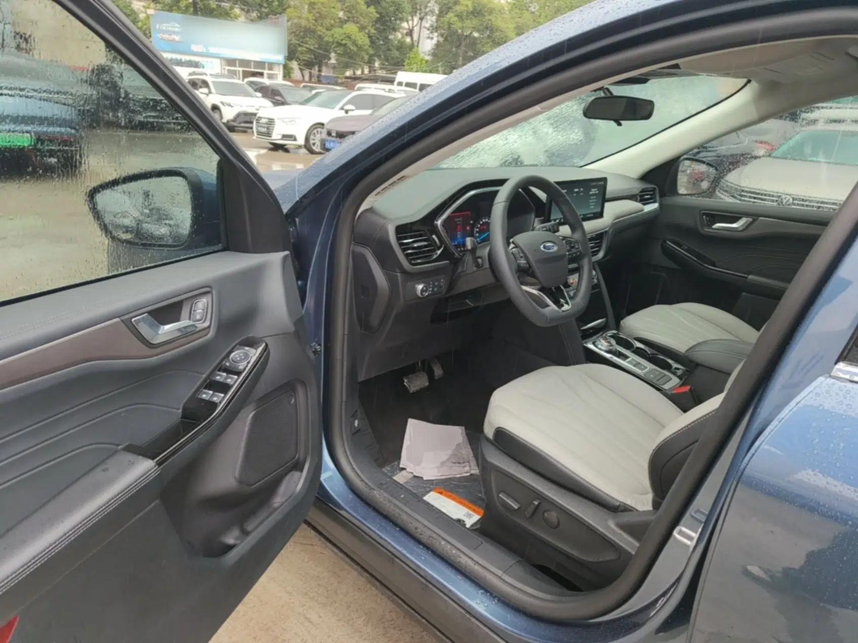 Ford Escape 2020 EcoBoost 245 Two-Wheel-Drive Titanium Edition — миниатюра 19