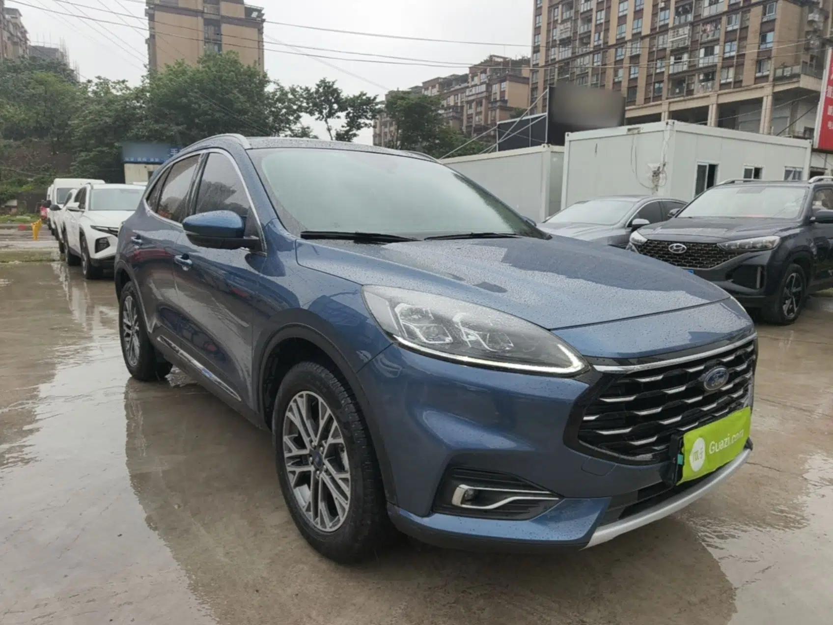 Ford Escape 2020 EcoBoost 245 Two-Wheel-Drive Titanium Edition — миниатюра 3
