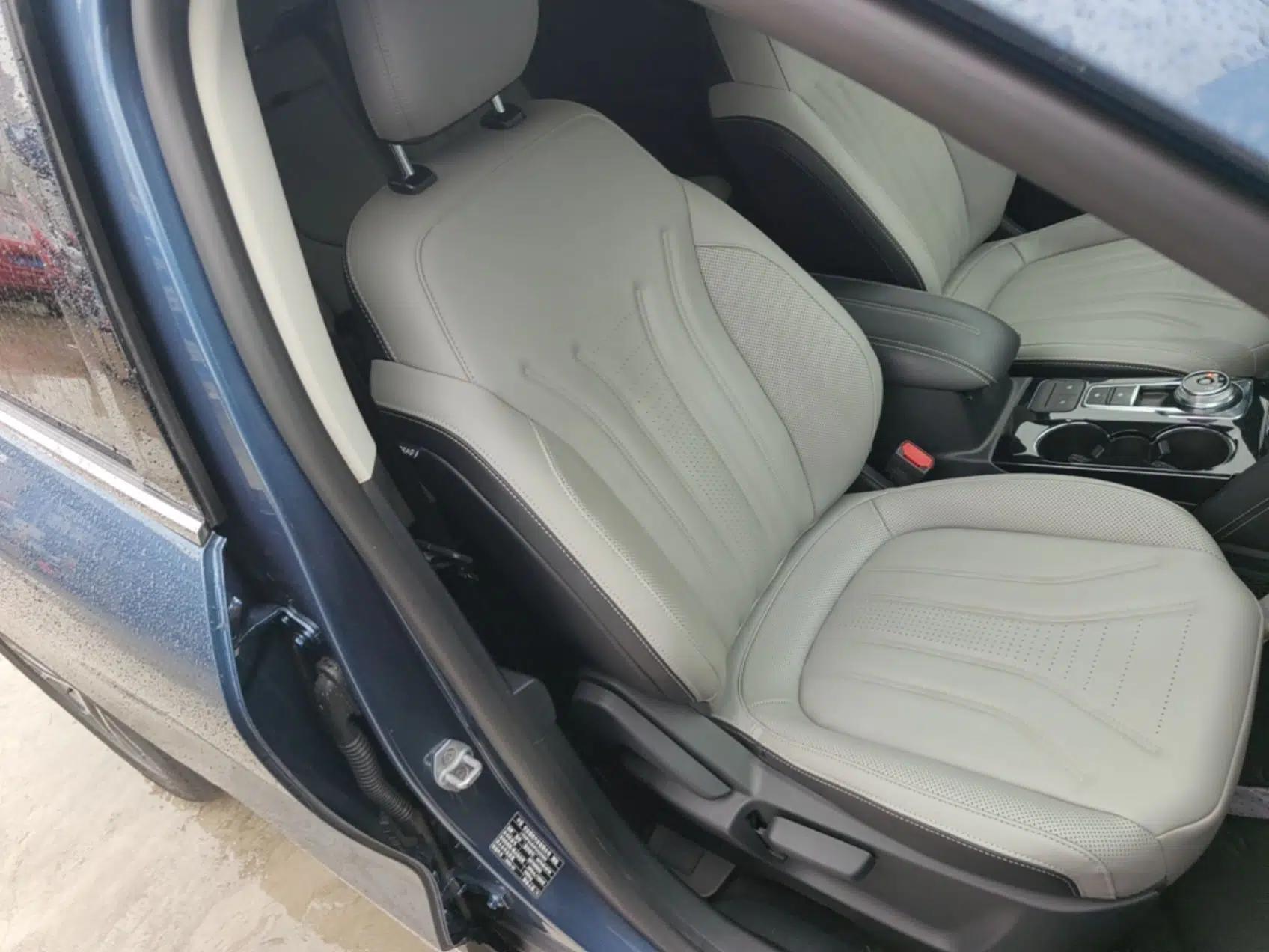 Ford Escape 2020 EcoBoost 245 Two-Wheel-Drive Titanium Edition — миниатюра 23