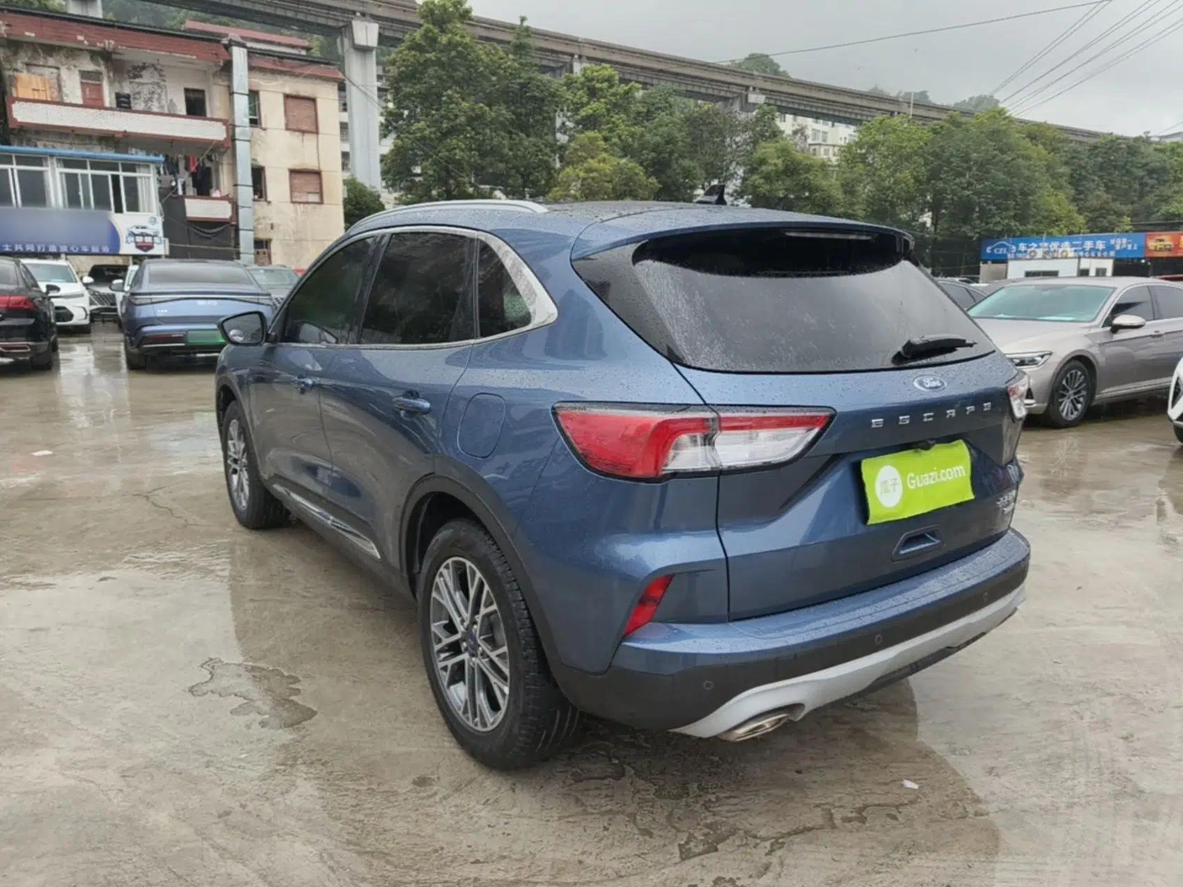 Ford Escape 2020 EcoBoost 245 Two-Wheel-Drive Titanium Edition — миниатюра 4