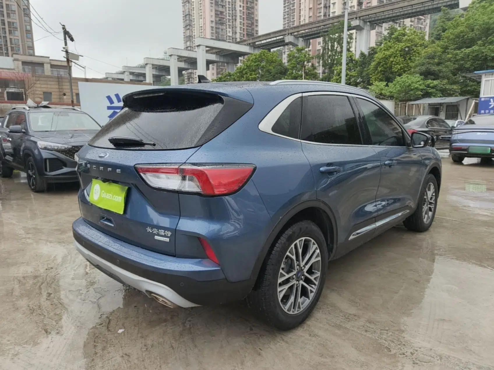 Ford Escape 2020 EcoBoost 245 Two-Wheel-Drive Titanium Edition — миниатюра 6